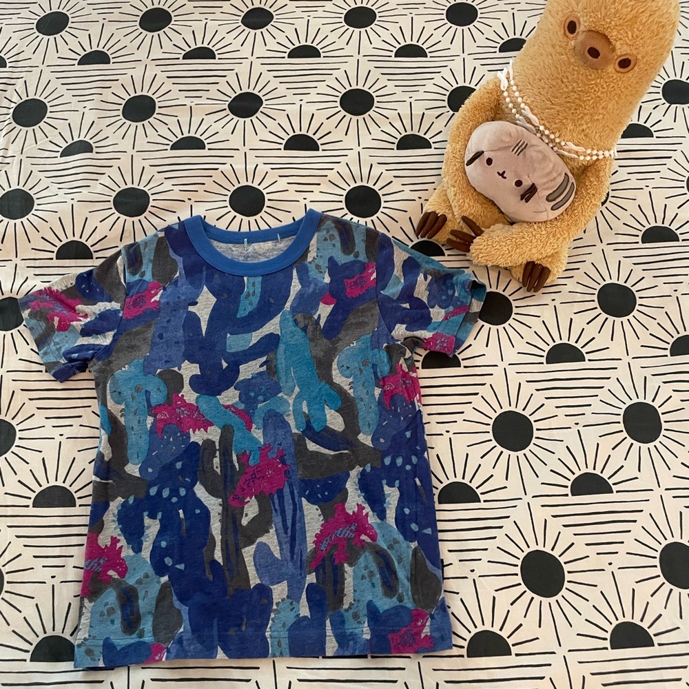 Fun Kid’s  Unisex Camo Blue and Pink T-Shirt (Sz. 7-8)